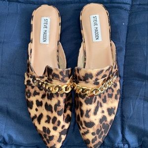 Leopard slide in pointed toe